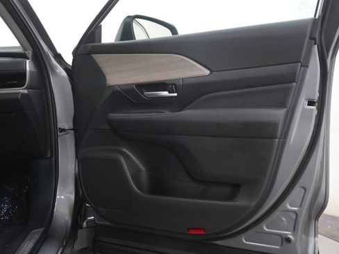 Used 2025 Toyota Grand Highlander AWD Hybrid image 9