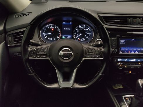 Used 2020 Nissan Rogue SV FWD image 22