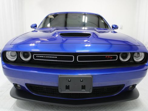 Used 2020 Dodge Challenger R/T RWD image 3
