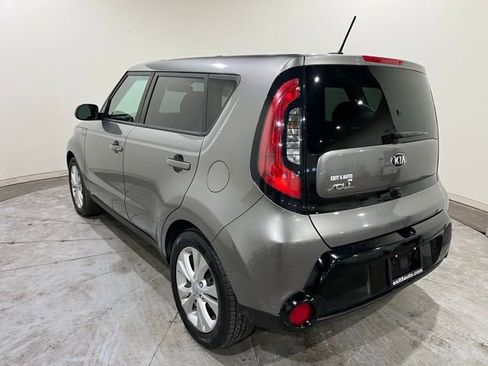 Used 2016 Kia Soul + image 11