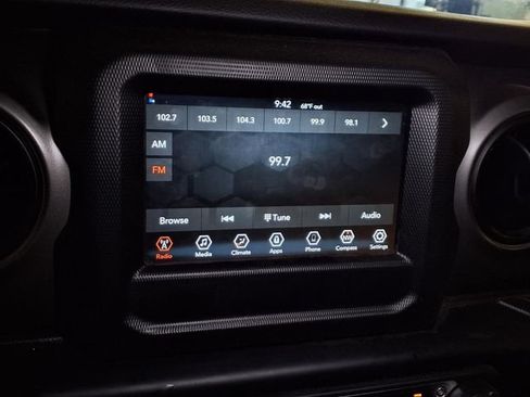 Used 2023 Jeep Wrangler Sport AWD/4WD image 7