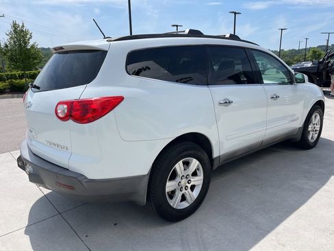 Used 2009 Chevrolet Traverse LT FWD image 17