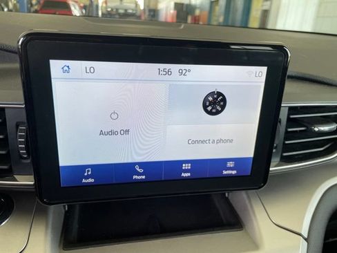 Used 2022 Ford Explorer XLT w/ Equipment Group 202A AWD/4WD image 28