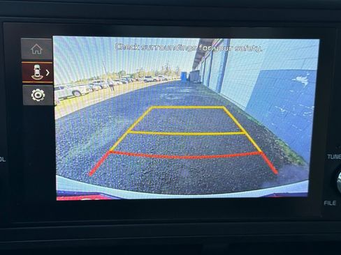 Used 2024 Kia Carnival LX image 17