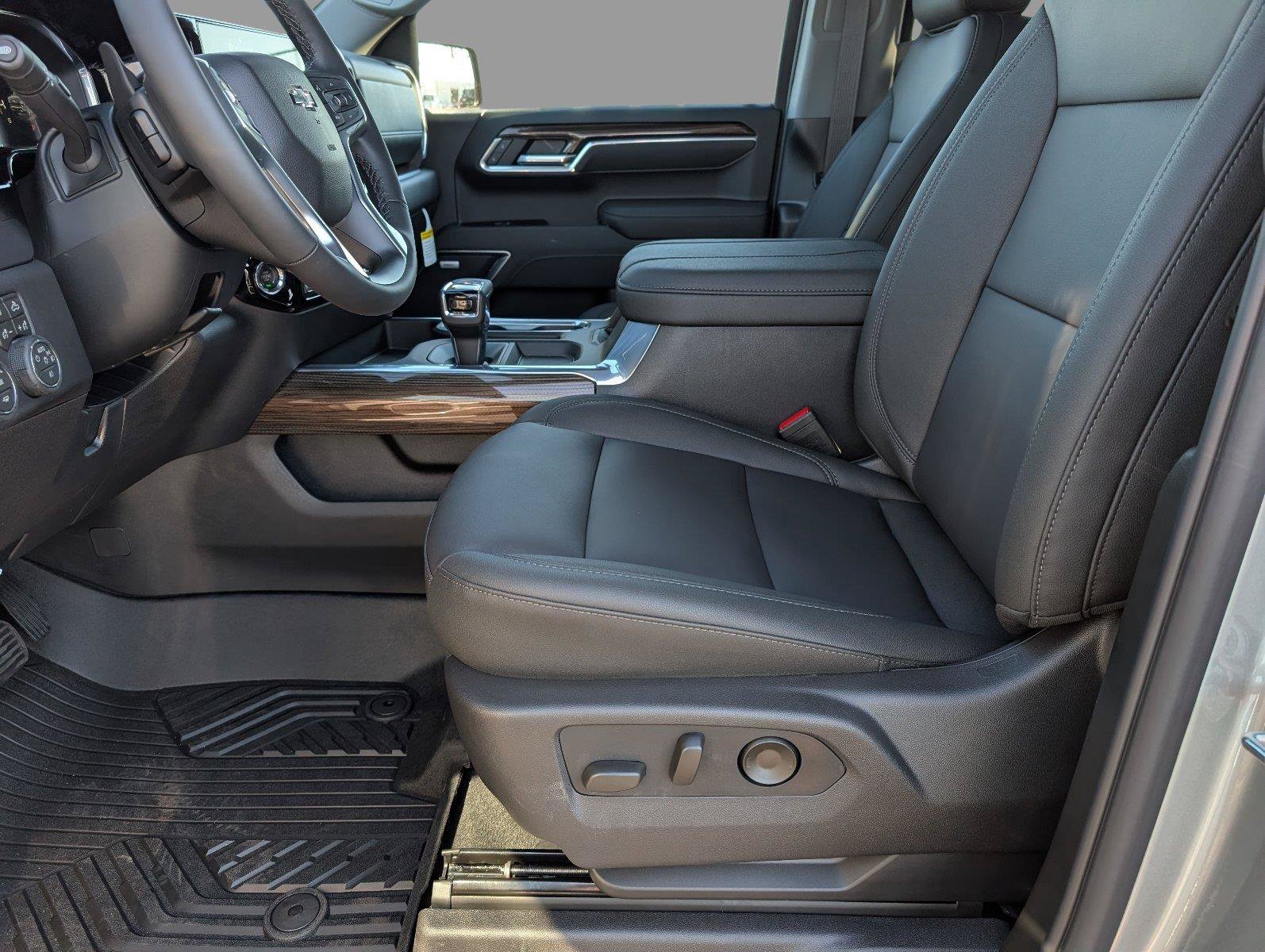 New 2026 Chevrolet Silverado 1500 RST w/ RST All Star Premium Package AWD/4WD image 3