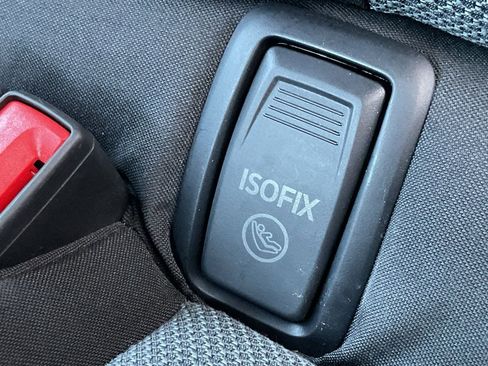 Used 2025 Volkswagen Taos S image 16