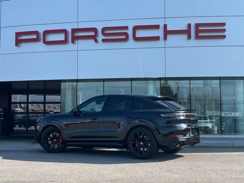 New 2026 Porsche Cayenne GTS AWD/4WD image 3