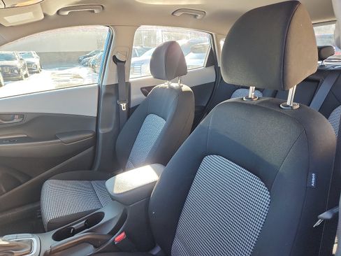 Used 2021 Hyundai Kona SE image 22