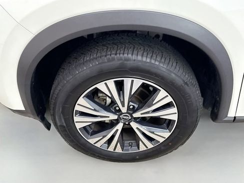 Used 2023 Nissan Rogue SV image 29