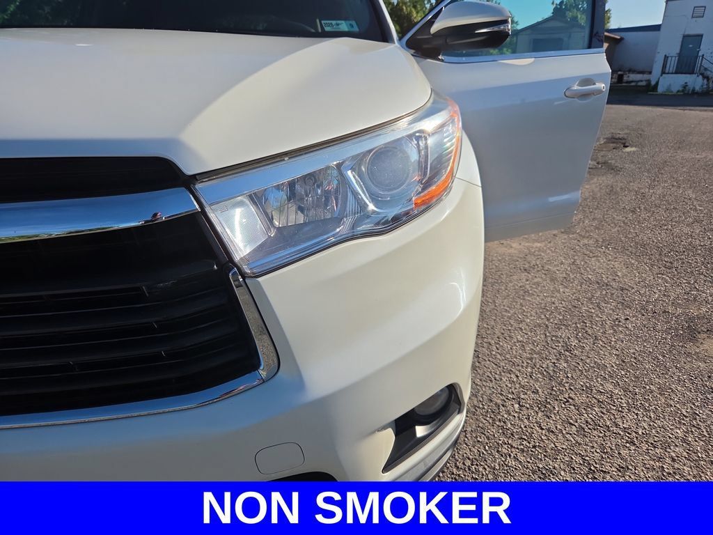 Used 2016 Toyota Highlander XLE AWD/4WD image 21