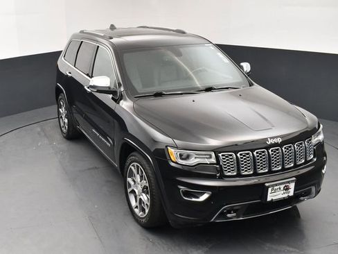Used 2019 Jeep Grand Cherokee Overland AWD/4WD image 13