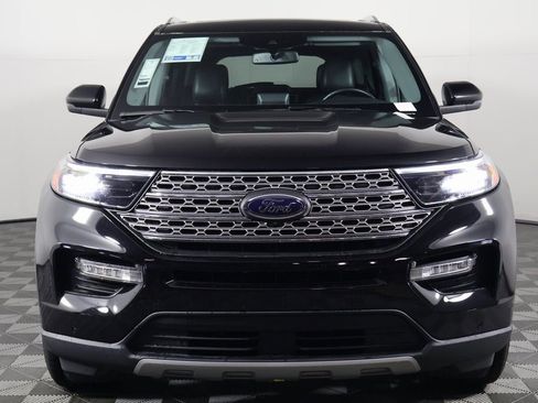 Used 2023 Ford Explorer Limited w/ Limited Technology Package image 2