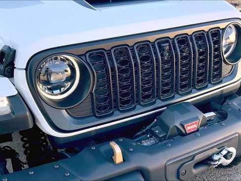 Used 2025 Jeep Wrangler Unlimited Rubicon 392 AWD/4WD image 32