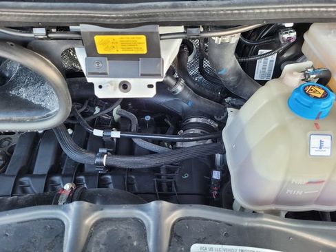 Used 2025 RAM ProMaster 2500 w/ U-Haul Equipment Group FWD image 20