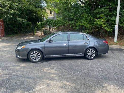Used 2011 Toyota Avalon Limited FWD image 8