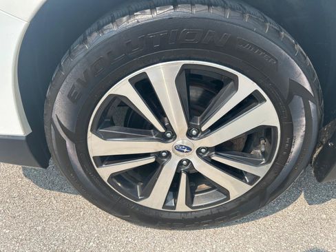 Used 2018 Subaru Outback 2.5i Limited AWD/4WD image 11