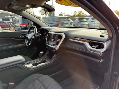 Used 2017 GMC Acadia SLE image 37