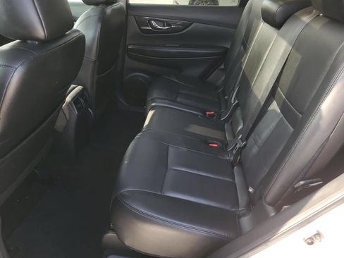 Used 2019 Nissan Rogue SL w/ Premium Package FWD image 13