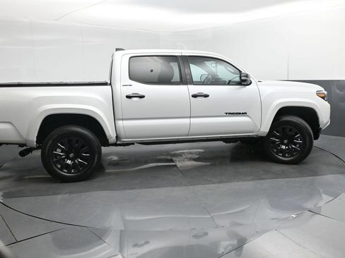 Used 2023 Toyota Tacoma Limited AWD/4WD image 34
