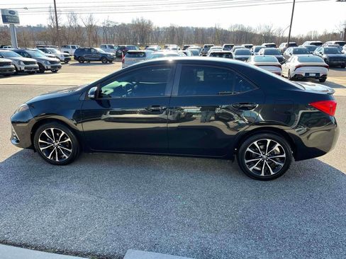 Used 2018 Toyota Corolla LE image 29