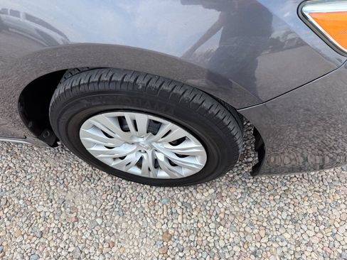 Used 2014 Toyota Camry LE FWD image 34
