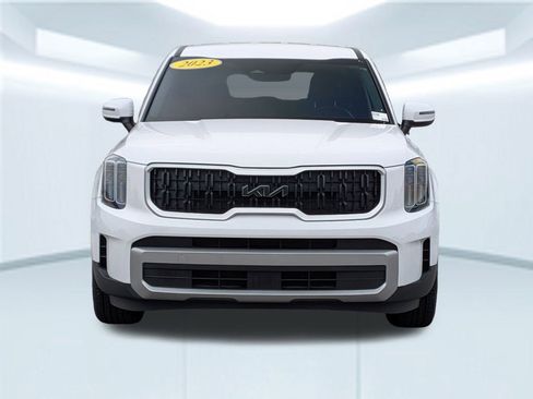 Used 2023 Kia Telluride LX image 11