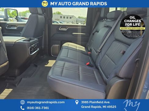 Used 2024 Chevrolet Silverado 3500 High Country w/ Technology Package AWD/4WD image 25