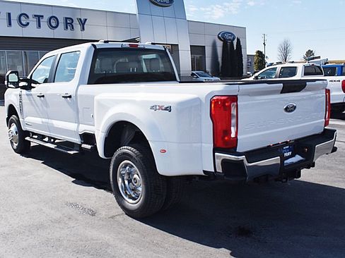 New 2026 Ford F350 XL w/ XL Chrome Package image 3