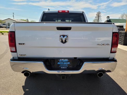 Used 2019 RAM 1500 Classic SLT w/ SLT Plus D←cor Group AWD/4WD image 5