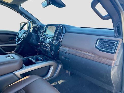 Used 2024 Nissan Titan Platinum Reserve w/ Moonroof Package AWD/4WD image 28