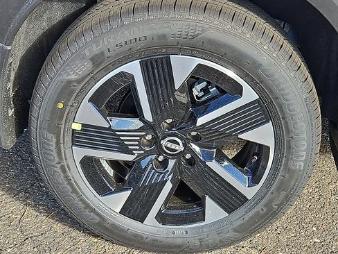 New 2026 Nissan Kicks SV image 7