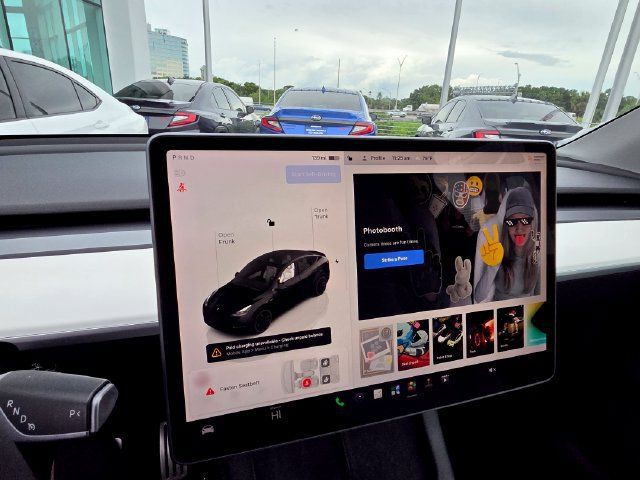 Used 2023 Tesla Model Y Long Range AWD/4WD image 36