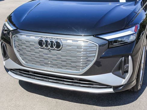 Used 2024 Audi Q4 e-tron Premium Plus w/ Premium Plus image 8