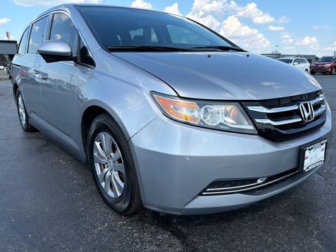 Used 2016 Honda Odyssey SE image 1