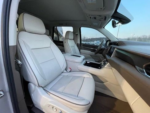Used 2021 GMC Yukon Denali w/ Denali Premium Package image 31