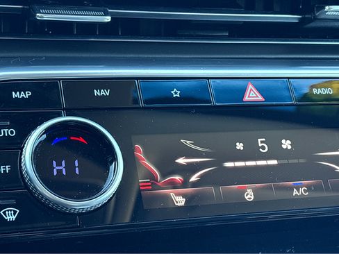 Used 2024 Genesis GV80 2.5T image 8