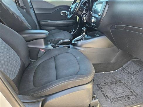 Used 2018 Kia Soul + FWD image 18