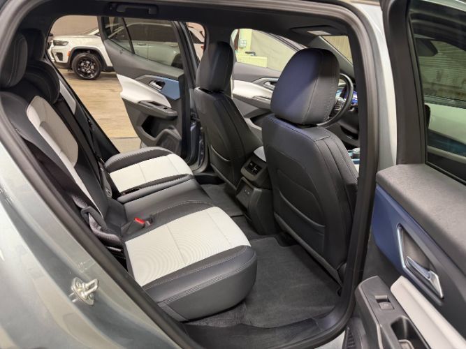 Used 2024 Chevrolet Equinox EV LT AWD/4WD image 28