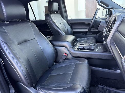 Used 2018 Ford Expedition XLT w/ Equipment Group 202A RWD image 14