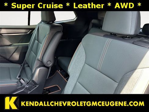 Used 2025 GMC Acadia AT4 w/ Super Cruise Package image 13