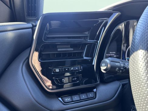 Used 2024 Lexus TX 500h AWD w/ Technology Package image 38