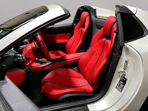 Used 2021 Ferrari 812 GTS RWD image 19