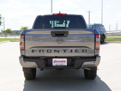 Used 2026 Nissan Frontier SV RWD image 8