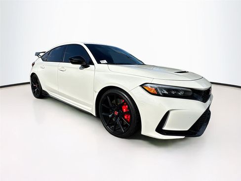 Used 2024 Honda Civic Type R image 1