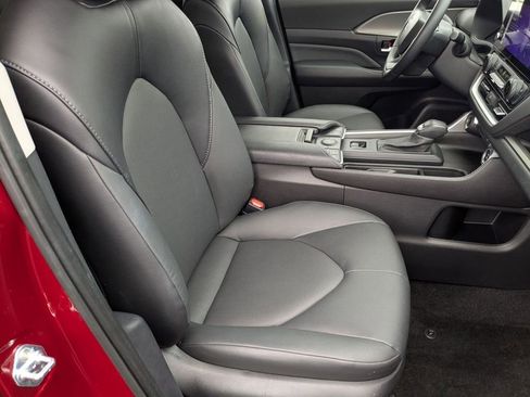 Used 2025 Toyota Grand Highlander AWD image 38