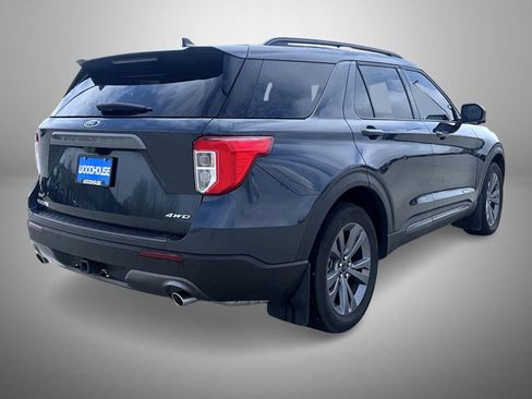 Used 2023 Ford Explorer XLT w/ Equipment Group 202A image 5