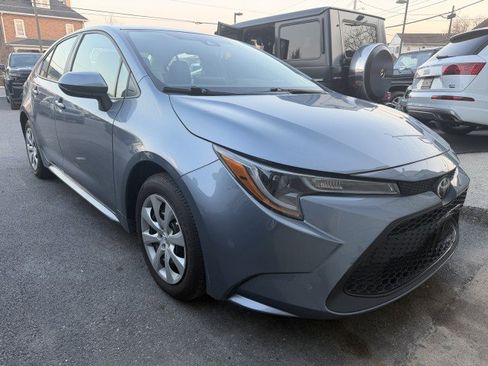 Used 2022 Toyota Corolla LE image 1
