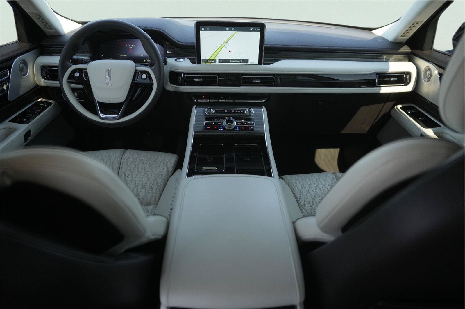 Used 2024 Lincoln Aviator Black Label AWD/4WD image 23