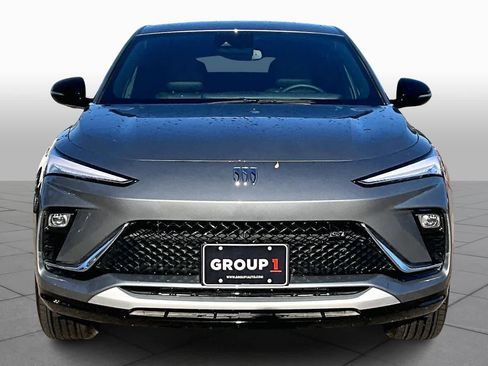 Used 2025 Buick Envista Sport Touring image 4