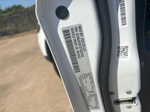 Used 2025 Jeep Compass Trailhawk w/ Trailer Tow Group image 28